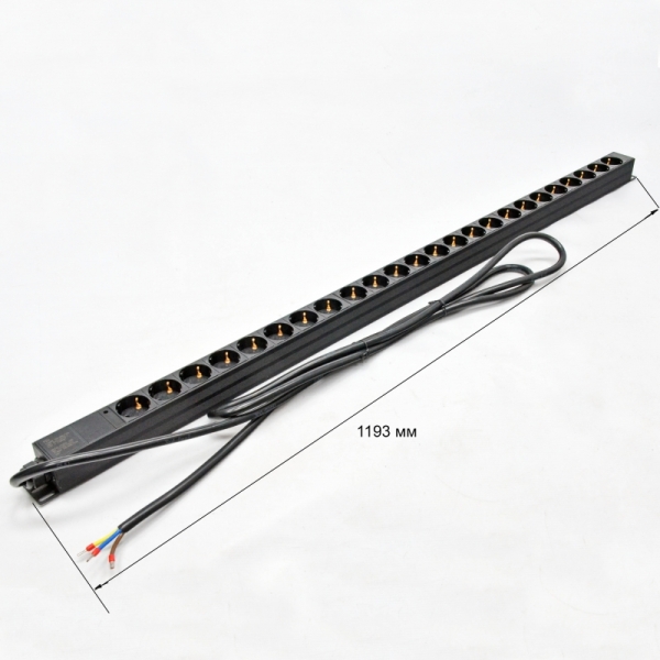 Блок на 24 роз. нем. станд., 32А, с индикат., шнур 3х4 мм2, 3 м