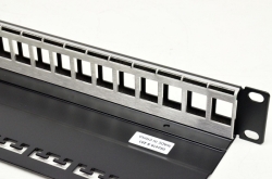 Патч-панель для 24 модулей Keystone 19’’, 1U, черная, Corning
