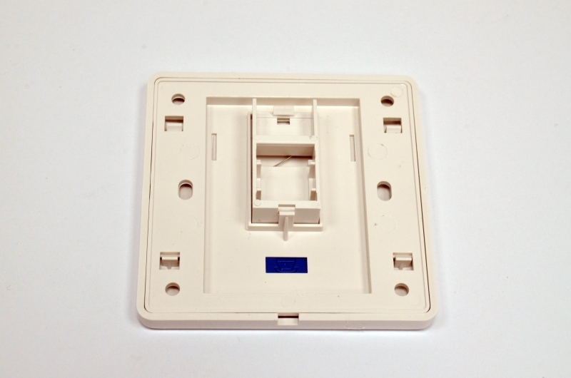 Рамка 86×86 під один модуль KeyStone, зі шторкою, Kingda