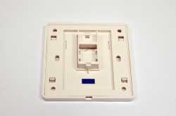 Рамка 86×86 под один модуль KeyStone, со шторкой, Kingda